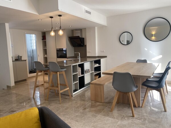 Preciosa Casa De 4 Habitaciones Y 3 Baños, Urbanización Los Naranjos, Puerto Banus - Marbella