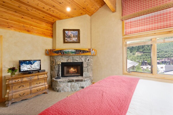New listing! trail's end lodge at deer valley resort - four bedroom residence with spa #18 - Park City, UT