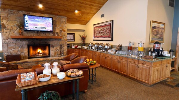 New listing! trail's end lodge at deer valley resort - two bedroom residence with spa #403 - Park City, UT