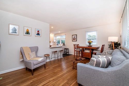 Cape May, NJ Villas and Holiday homes Best Deals on cozycozy