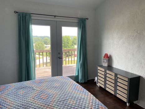 Roaring River State Park, Cassville airbnb, hotels and vacation rentals