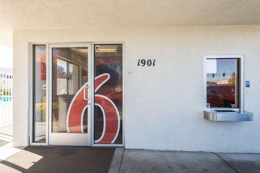 Motel 6 Reno - Virginia Plumb - Reno, NV