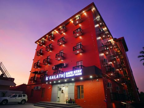 Search 17 Cheap Hotels in Thiruvalla cozycozy