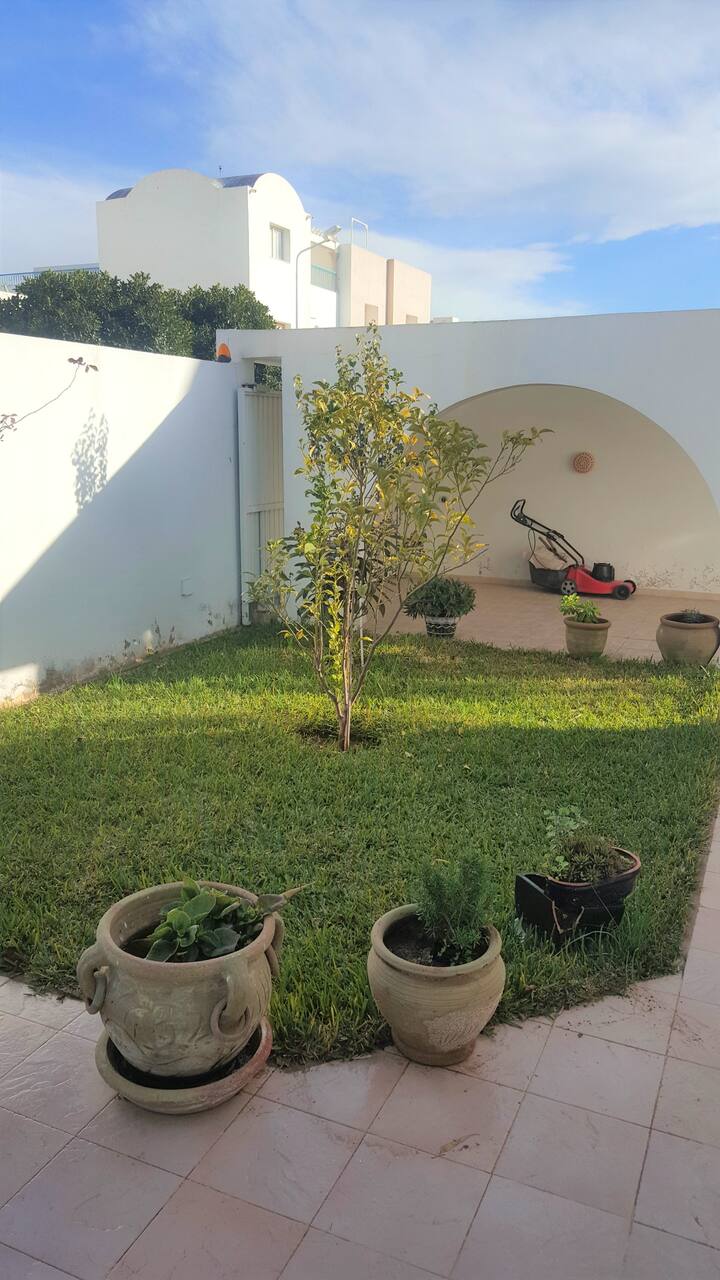 Villa à 500 M De La Plage Avec Piscine Et Jacuzzi - Tunisie