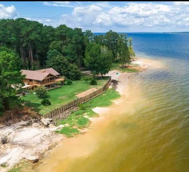 Blue Hole, Zavalla airbnb, hotels and vacation rentals