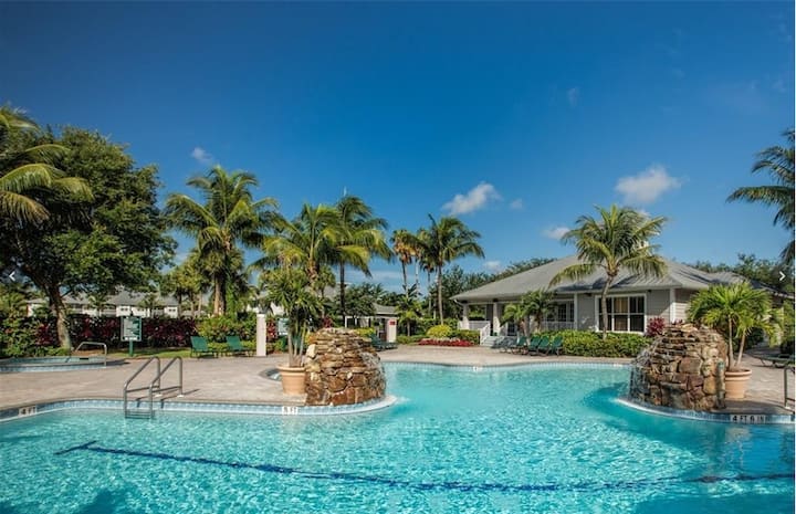 Greenlinks Golf Villas In Lely Resort - 2 Bed - Naples, FL
