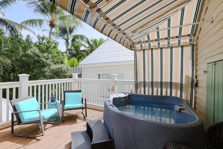 Tropical Old Town Bungalow - 2nd Floor Condo, Pool - Key West, FL