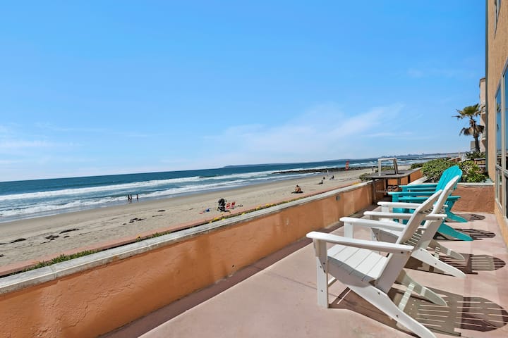 Gorgeous Large Spacious 3 Bedroom Direct Oceanfront - San Diego, CA