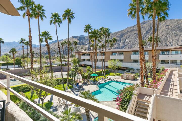 K0113 - Biarritz Mountain Bliss - Great Biarritz Condo In Downtown Palm Springs With Large Swimming Pool, Spa And Tennis Courts! - Palm Springs, CA