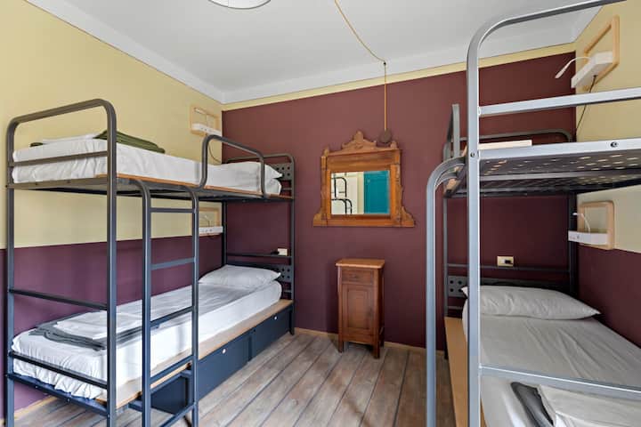Bed in 10 Mixed Dorm - Standard (BB) - Florence