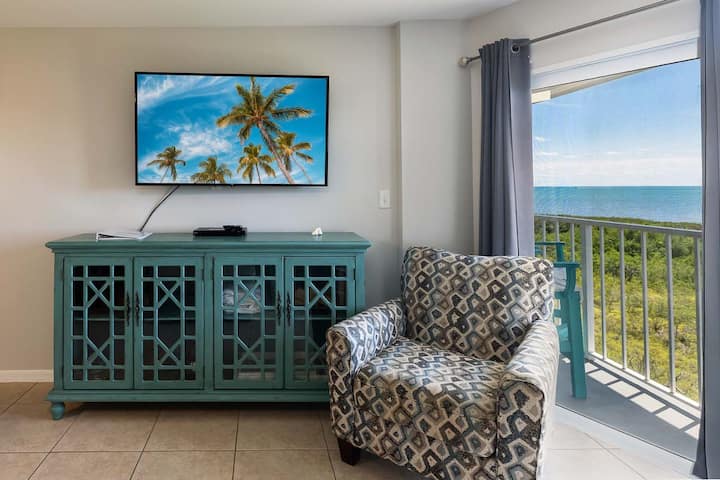 Escape To Paradise: Luxurious 2br/2ba Oceanfront Condo - Key Largo
