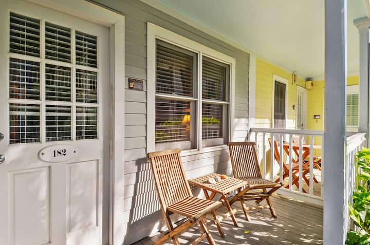 Beach House Condo By Avantstay | Week-long Stays - Key West, FL
