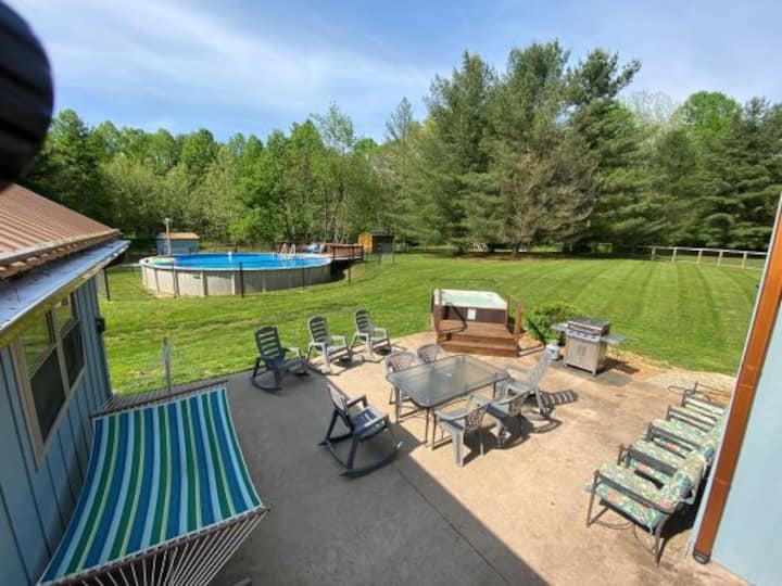Private Retreat W/ Pool, Hot Tub And Dining Hall - Indiana (State)
