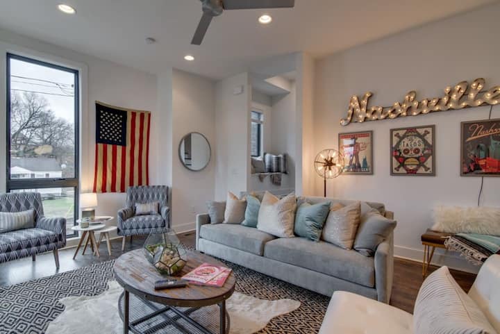 The Kora- 3 Bedroom In The Gulch With Rooftop - Nashville, TN