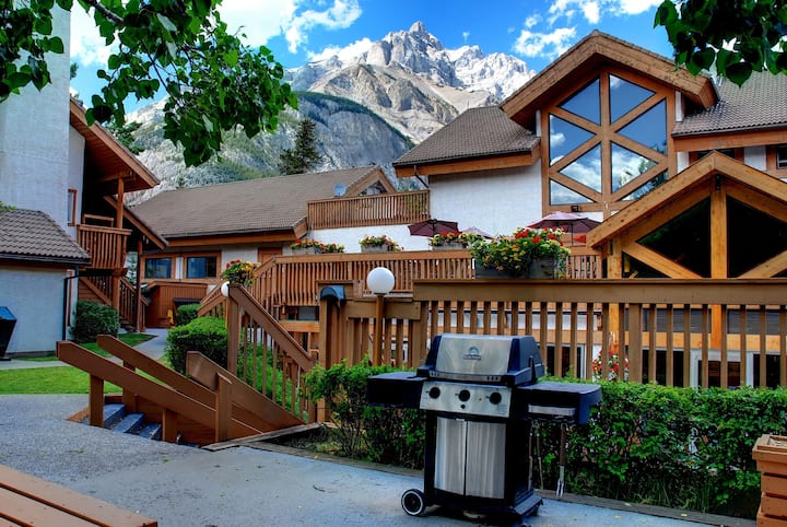 Rustic Value Banff Condo With Fireplace! - Banff