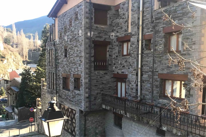 Amazing Townhouse With Terraces 2min From Ski Lift - Andorra la Vieja