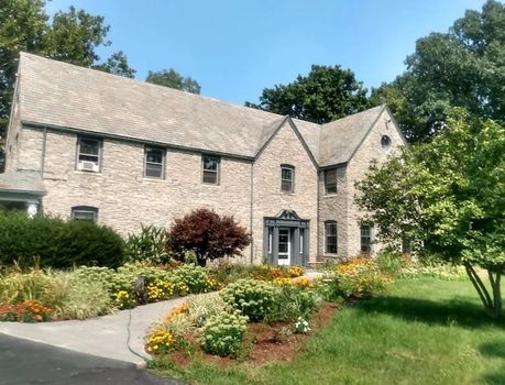 Monroeville, OH Vacation Rentals & Airbnb COZYCOZY