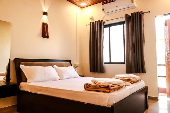 Lovely 2 Bedroom condo with free parking - Ratnagiri