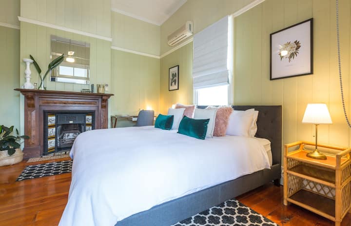The King Suites @ 99 Kirkland Bed & Breakfast - Brisbane