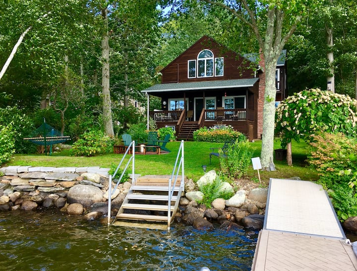 Classic Lake House W/ Private Waterfront Yard - Connecticut