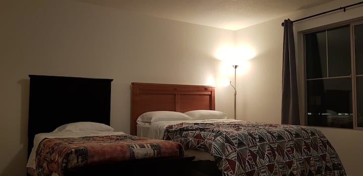 1 Private Room And Bathroom 15 Mins To Dia Airport - Denver, CO