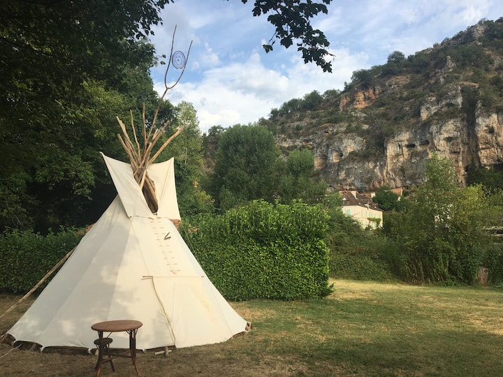 Tipi Traditionnel - Camping Au Bord De L’eau - Saint-Cirq-Lapopie