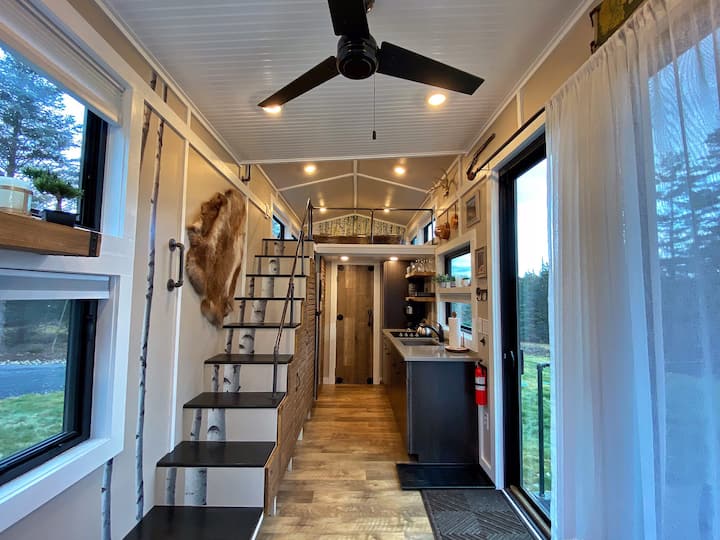 Stylish TINY HOUSE- conveniently located. - Claremont,  NH