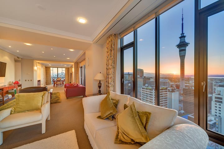 Qv Metropolis Penthouse With Stunning Views -(466) - Auckland
