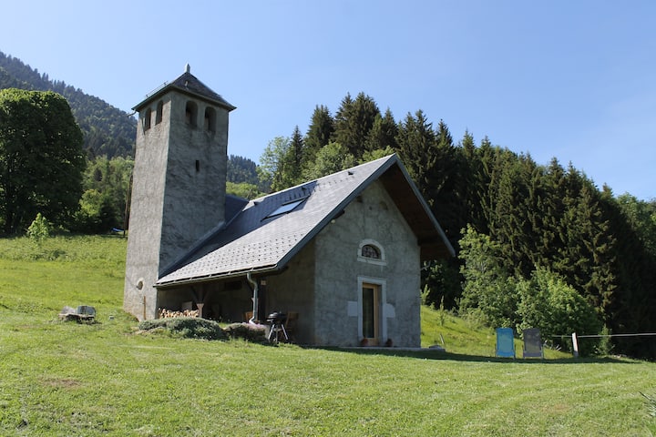 Une chapelle au col de Tamié: Glaces & Cows - Savoie