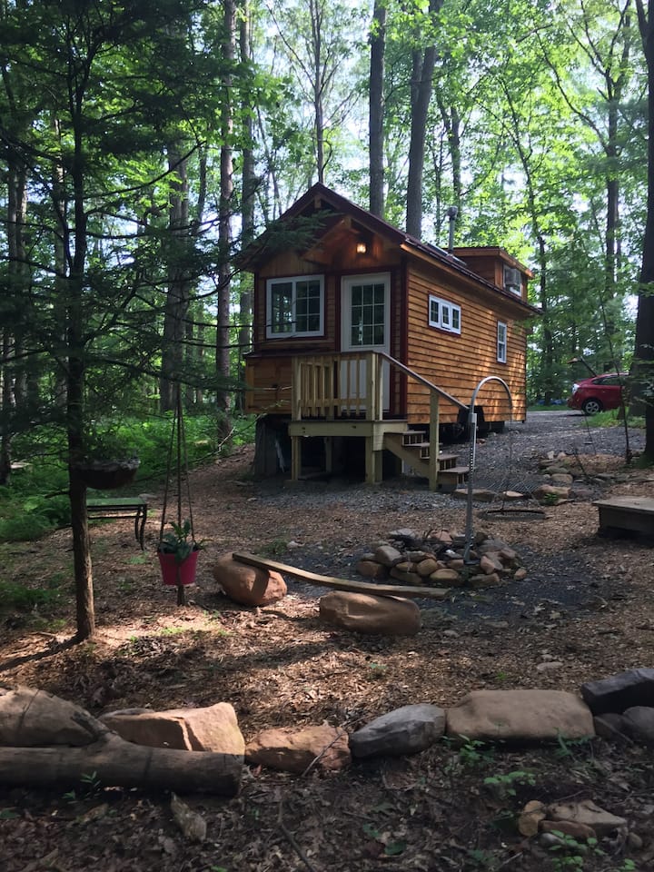 Tiny House-Cozy, Cottage Style in Wooded area - Halifax, PA