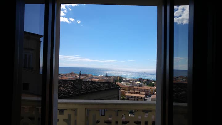 Apartment in the historic centre with sea view - Lago