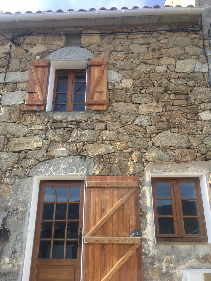 Maison de village Soccia , lac de Creno - Lac de Nino