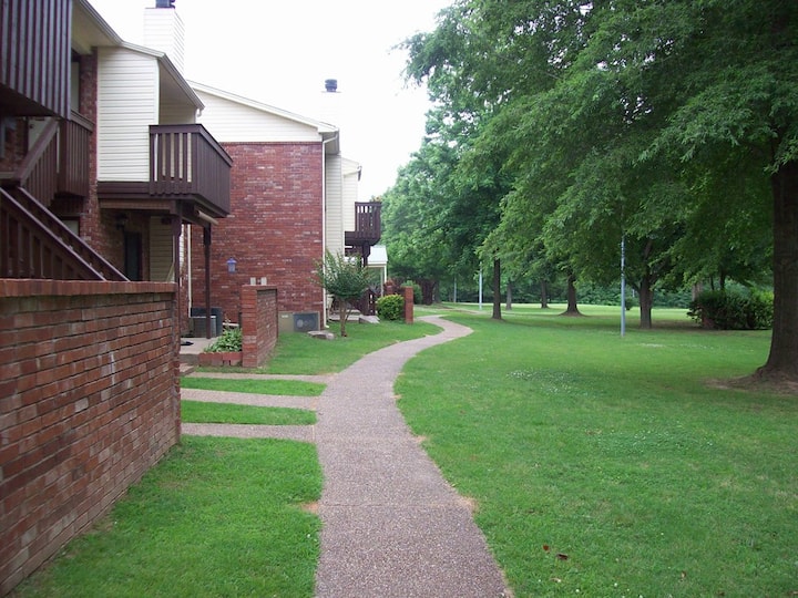 Harbortown Apartments (1 month minimum stay) - Fort Smith, AR