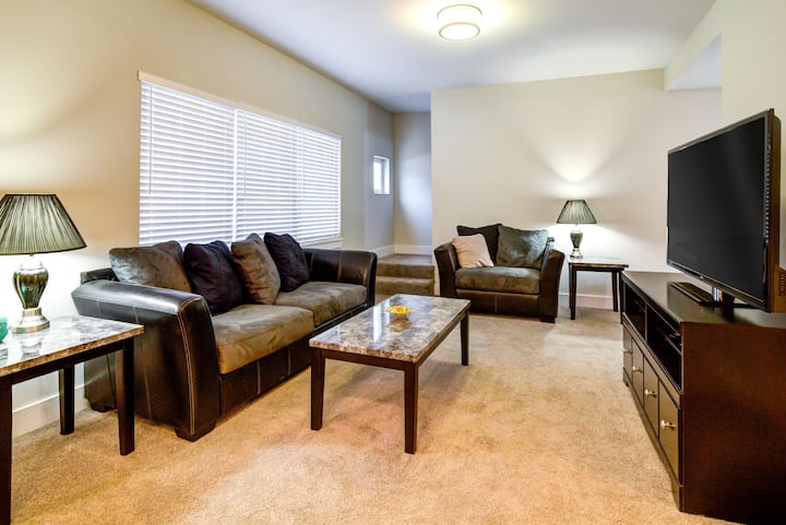 Stay as long as you want | 3BR in Austin - North Dakota