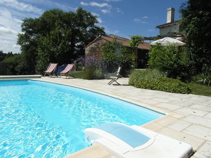 Charming Rural Gite, Shared Use Of Pool/games Room - Haute-Vienne