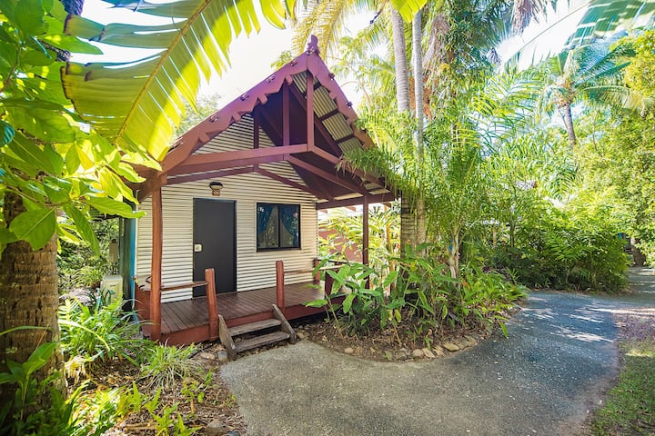Queen Cabin With Ensuite In The Heart Of Airlie... - Airlie Beach