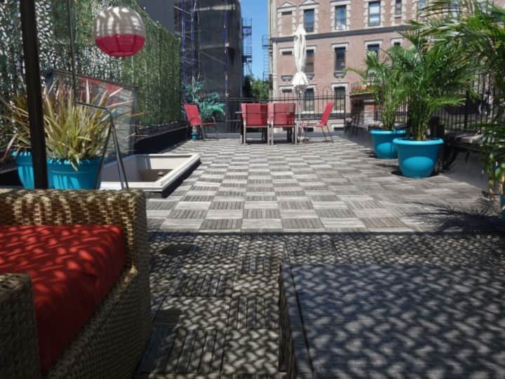 NYC 2 to 8 Guests Nice + Private Rooftop Superhost - Bronx, NY