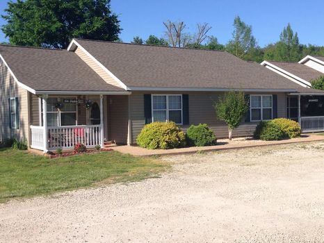 158 Hermann, MO Vacation rentals & Airbnb cozycozy