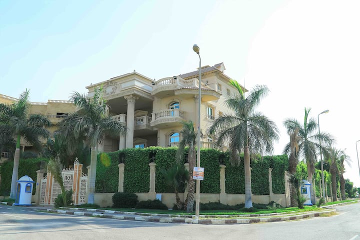 Villa avec piscine dans le centre du nouveau Caire - Le Caire