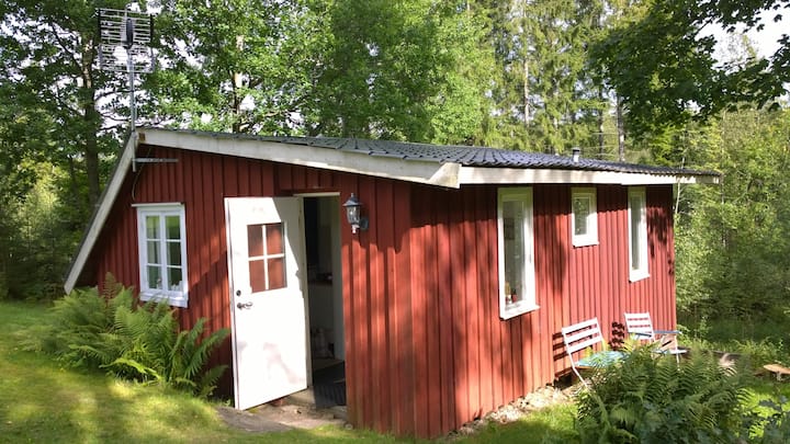 Cosy cottage close to nature and lake - Alingsås