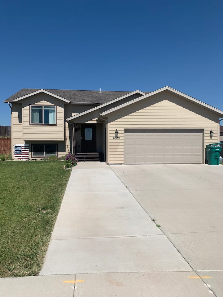 Beautiful home located 20 minutes from Sturgis - Black Hawk