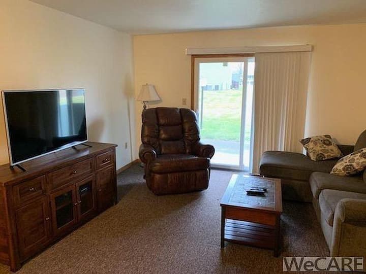 2 Bedroom/ 1 Bath Condo for Extended Stay Traveler - Lima, OH