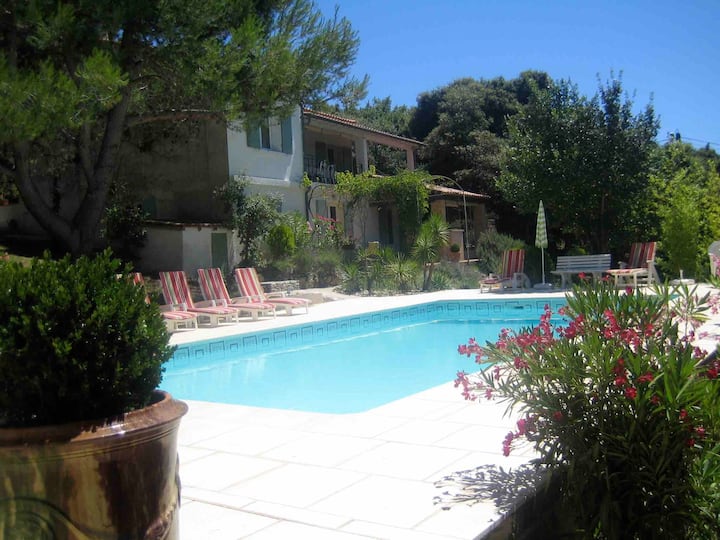 Spacieuse Villa Avec Piscine En Provence (Uzès) - Gard