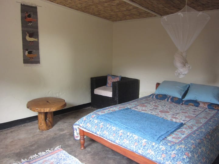 Cozy Colorful Room 2 - Malawi