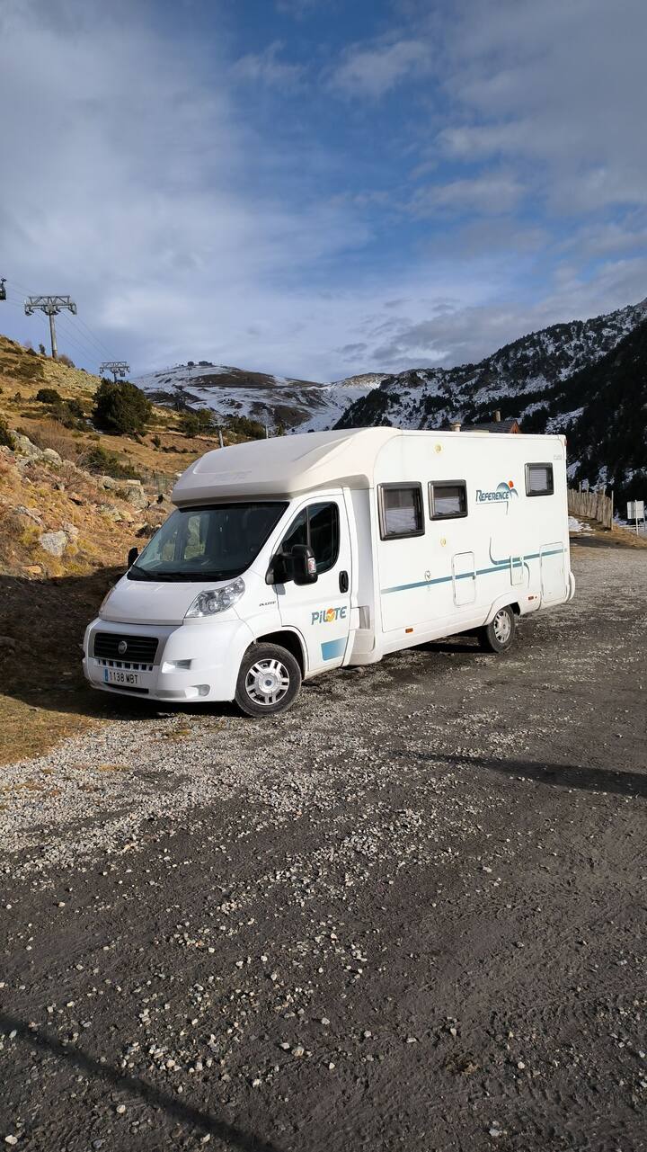 Tu Auto Caravana En Andorra - Andorre