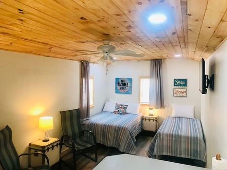 Lake Texoma Vacation Rentals and Airbnb cozycozy