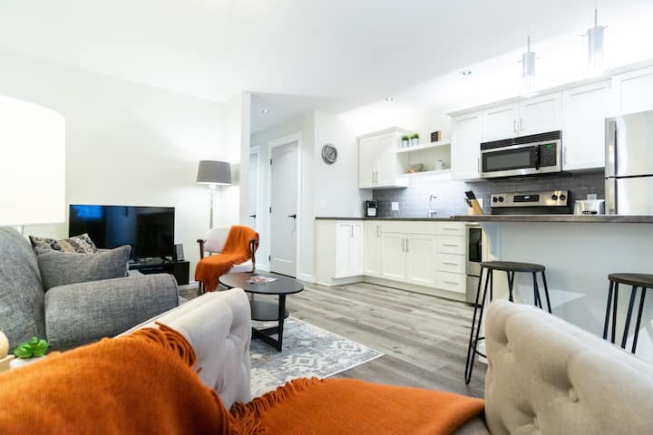 The Elm,  Modern Apartment-  Suite 2 - Halifax