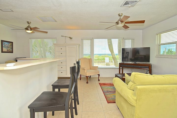 Beachfront Condo on Casey Key with great view! - Venice, FL