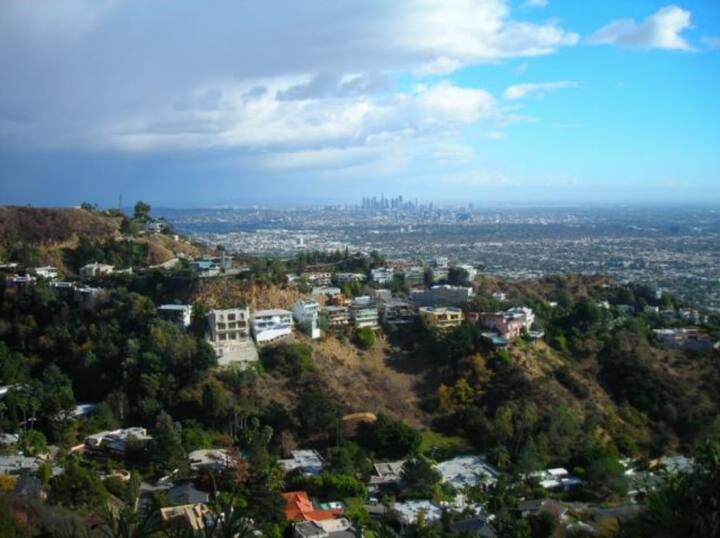 Luxury Home In Weho Hills With Amazing Views - Beverly Hills, CA