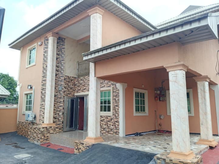 BRAND NEW 5BED JANDED TOWN-HOUSE + 1 SELF CONTAIN - Benin City